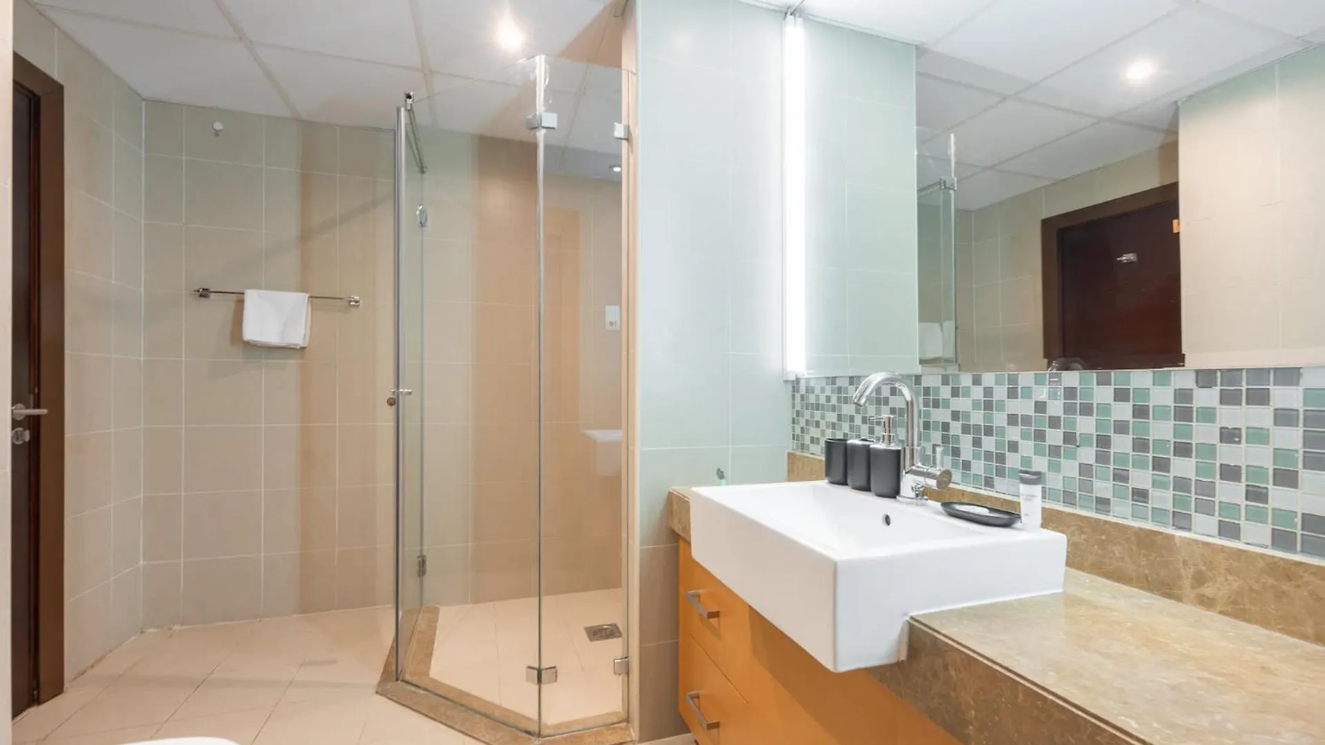 Refined And Enchanting 1 Bedroom In Ubora Tower Dubaj 0*,  Egyesült Arab Emírségek