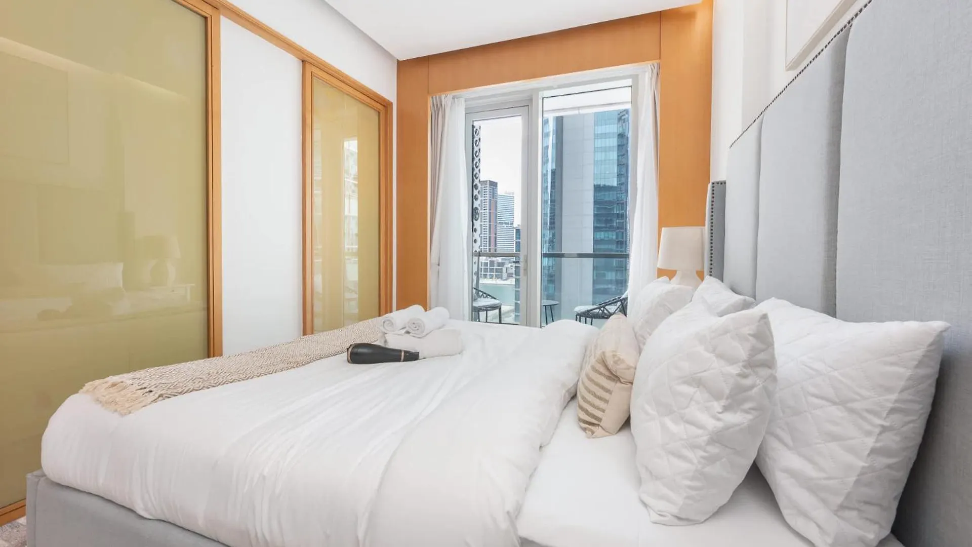 Refined And Enchanting 1 Bedroom In Ubora Tower Dubaj 0*,